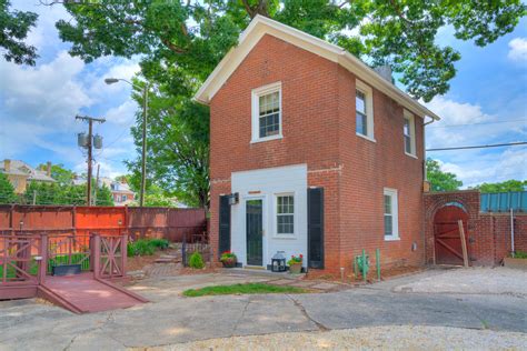 914 Lafayette Blvd NW, <strong>Roanoke</strong>, <strong>VA</strong> 24017 is a 3 bedroom, 1 bathroom, 1,278 sqft single-family home built in 1955. . House for rent roanoke va